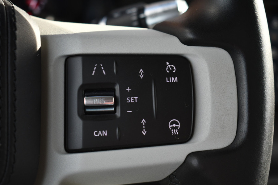 Land Rover Defender 110 3.0 P400 HSE 7-pers Pano Trekh ACC 22inch HUD Standkachel