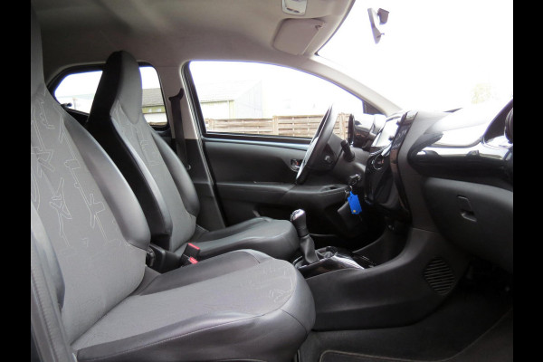 Toyota Aygo 1.0 VVT-i x-joy | HALF LEDER | GROOT SCHERM NAVI | CAMERA | LICHTMETALEN VELGEN | CLIMA-AIRCO | DEALER ONDERHOUDEN |