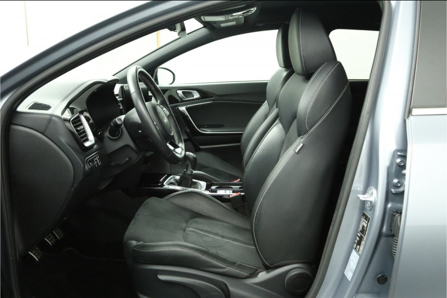 Kia Ceed Sportswagon 1.5 T-GDi GT-Line Apple Carplay/Android Auto - Cruise Control - Dodehoekdetectie - Panorama Dak - Navigatie - Stoel/Stuurverwarming - Fabrieksgarantie tot 07-2031 Kia Ceed Sportswagon 1.5 T-GDi GT-Line Apple Carplay/Android Auto - Cruise Control - Dodehoekdetectie - Panorama Dak - Navigatie - Stoel/Stuurverwarming - Fabrieksgarantie tot 07-2031