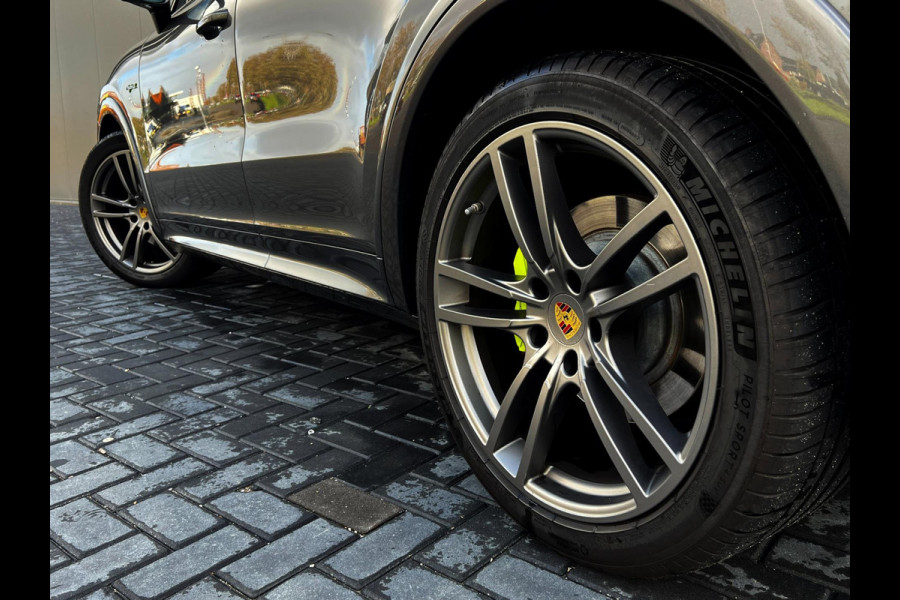Porsche Cayenne Coupé 3.0 E-Hybrid Sportuitlaat_PDLs+_Headsup_Luchtviering