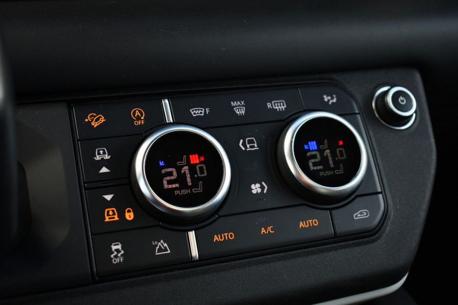 Land Rover Defender 110 3.0 P400 HSE 7-pers Pano Trekh ACC 22inch HUD Standkachel