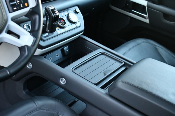 Land Rover Defender 110 3.0 P400 HSE 7-pers Pano Trekh ACC 22inch HUD Standkachel
