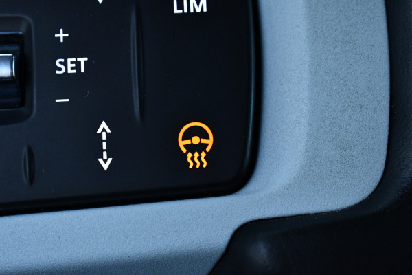 Land Rover Defender 110 3.0 P400 HSE 7-pers Pano Trekh ACC 22inch HUD Standkachel