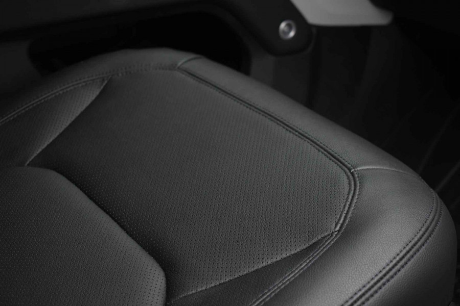 Land Rover Defender 110 3.0 P400 HSE 7-pers Pano Trekh ACC 22inch HUD Standkachel