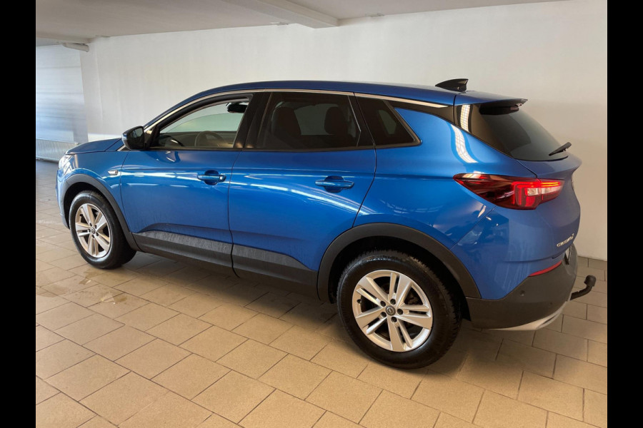 Opel Grandland X 1.2 Turbo Business Executive AIRCO CLIMA NAVI CRUISE BLUETOOTH APPLE CARPLAY CAMERA ELEK KLEP TREKHAAK NIEUWSTAAT Opel Grandland X 1.2 Turbo Business Executive AIRCO CLIMA NAVI CRUISE BLUETOOTH APPLE CARPLAY CAMERA ELEK KLEP TREKHAAK NIEUWSTAAT