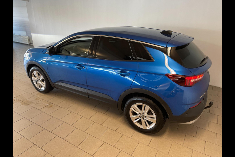 Opel Grandland X 1.2 Turbo Business Executive AIRCO CLIMA NAVI CRUISE BLUETOOTH APPLE CARPLAY CAMERA ELEK KLEP TREKHAAK NIEUWSTAAT Opel Grandland X 1.2 Turbo Business Executive AIRCO CLIMA NAVI CRUISE BLUETOOTH APPLE CARPLAY CAMERA ELEK KLEP TREKHAAK NIEUWSTAAT