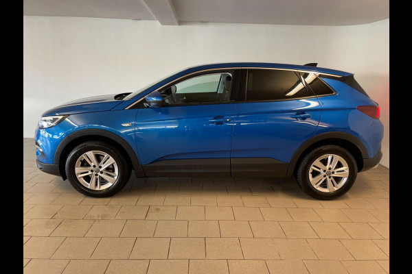 Opel Grandland X 1.2 Turbo Business Executive AIRCO CLIMA NAVI CRUISE BLUETOOTH APPLE CARPLAY CAMERA ELEK KLEP TREKHAAK NIEUWSTAAT Opel Grandland X 1.2 Turbo Business Executive AIRCO CLIMA NAVI CRUISE BLUETOOTH APPLE CARPLAY CAMERA ELEK KLEP TREKHAAK NIEUWSTAAT