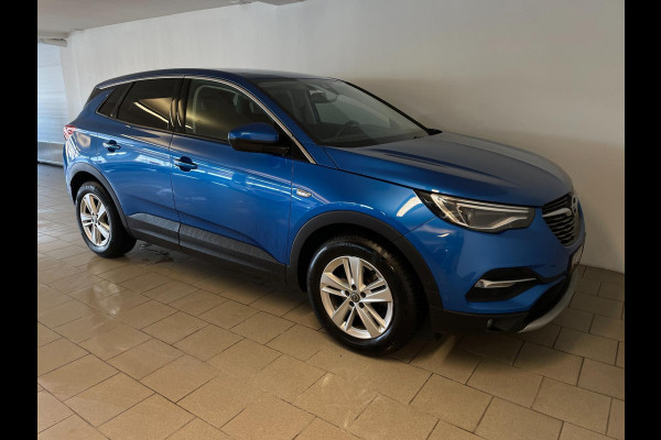 Opel Grandland X 1.2 Turbo Business Executive AIRCO CLIMA NAVI CRUISE BLUETOOTH APPLE CARPLAY CAMERA ELEK KLEP TREKHAAK NIEUWSTAAT Opel Grandland X 1.2 Turbo Business Executive AIRCO CLIMA NAVI CRUISE BLUETOOTH APPLE CARPLAY CAMERA ELEK KLEP TREKHAAK NIEUWSTAAT