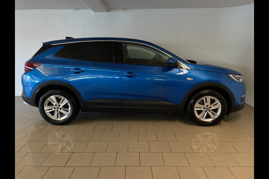 Opel Grandland X 1.2 Turbo Business Executive AIRCO CLIMA NAVI CRUISE BLUETOOTH APPLE CARPLAY CAMERA ELEK KLEP TREKHAAK NIEUWSTAAT Opel Grandland X 1.2 Turbo Business Executive AIRCO CLIMA NAVI CRUISE BLUETOOTH APPLE CARPLAY CAMERA ELEK KLEP TREKHAAK NIEUWSTAAT