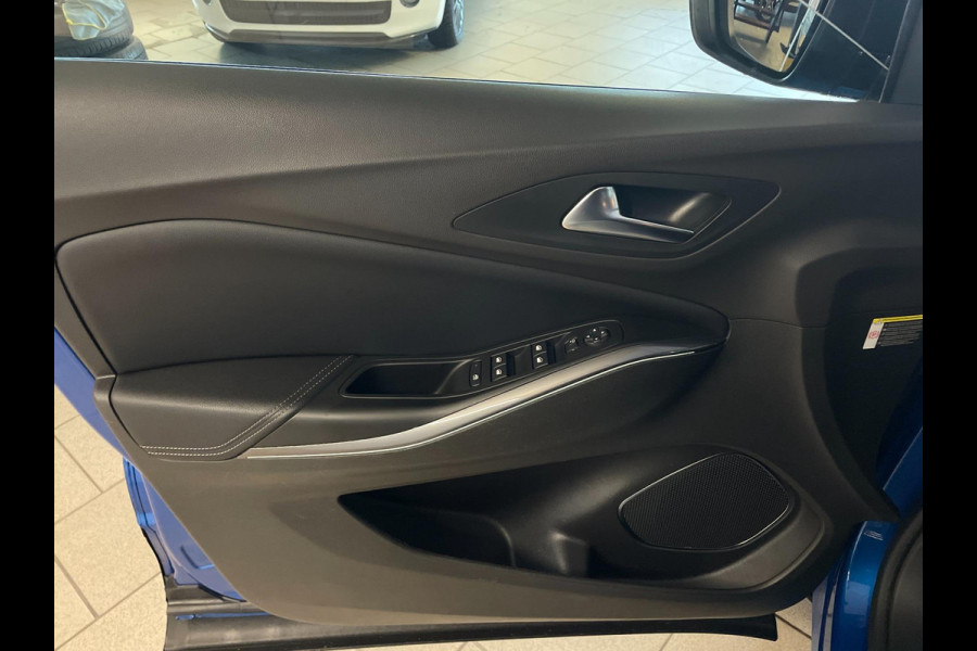 Opel Grandland X 1.2 Turbo Business Executive AIRCO CLIMA NAVI CRUISE BLUETOOTH APPLE CARPLAY CAMERA ELEK KLEP TREKHAAK NIEUWSTAAT Opel Grandland X 1.2 Turbo Business Executive AIRCO CLIMA NAVI CRUISE BLUETOOTH APPLE CARPLAY CAMERA ELEK KLEP TREKHAAK NIEUWSTAAT