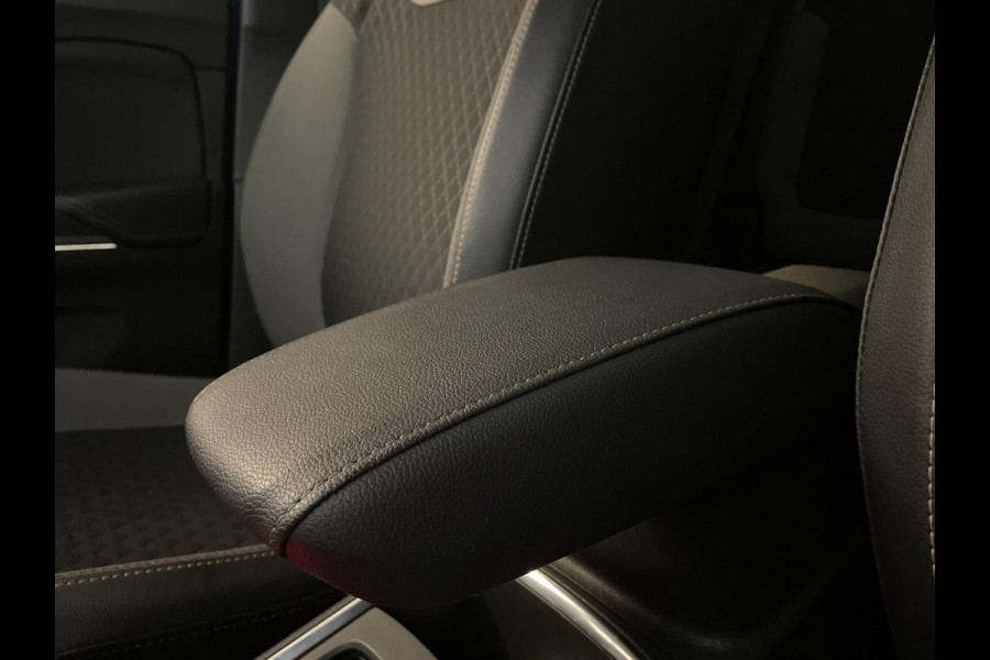 Opel Grandland X 1.2 Turbo Business Executive AIRCO CLIMA NAVI CRUISE BLUETOOTH APPLE CARPLAY CAMERA ELEK KLEP TREKHAAK NIEUWSTAAT Opel Grandland X 1.2 Turbo Business Executive AIRCO CLIMA NAVI CRUISE BLUETOOTH APPLE CARPLAY CAMERA ELEK KLEP TREKHAAK NIEUWSTAAT