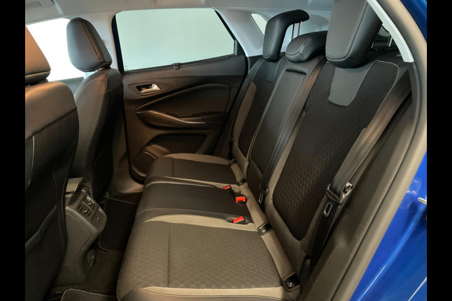 Opel Grandland X 1.2 Turbo Business Executive AIRCO CLIMA NAVI CRUISE BLUETOOTH APPLE CARPLAY CAMERA ELEK KLEP TREKHAAK NIEUWSTAAT Opel Grandland X 1.2 Turbo Business Executive AIRCO CLIMA NAVI CRUISE BLUETOOTH APPLE CARPLAY CAMERA ELEK KLEP TREKHAAK NIEUWSTAAT