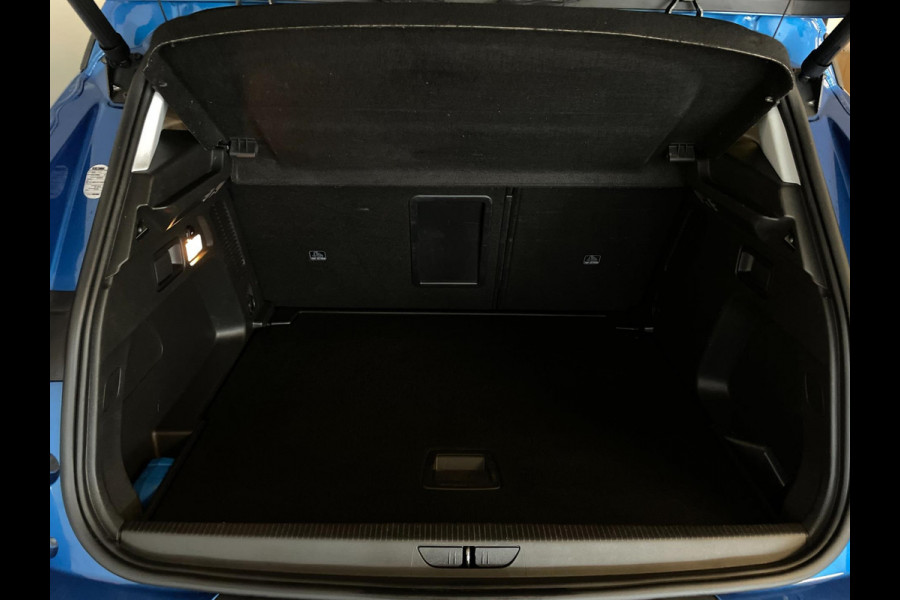 Opel Grandland X 1.2 Turbo Business Executive AIRCO CLIMA NAVI CRUISE BLUETOOTH APPLE CARPLAY CAMERA ELEK KLEP TREKHAAK NIEUWSTAAT Opel Grandland X 1.2 Turbo Business Executive AIRCO CLIMA NAVI CRUISE BLUETOOTH APPLE CARPLAY CAMERA ELEK KLEP TREKHAAK NIEUWSTAAT