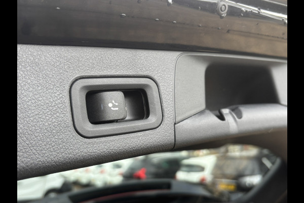 Mercedes-Benz B-Klasse 200 Business Solution AMG | Automaat | Pano | Sfeerverlichting | Elektrische Stoelen Mercedes-Benz B-Klasse 200 Business Solution AMG | Automaat | Pano | Sfeerverlichting | Elektrische Stoelen