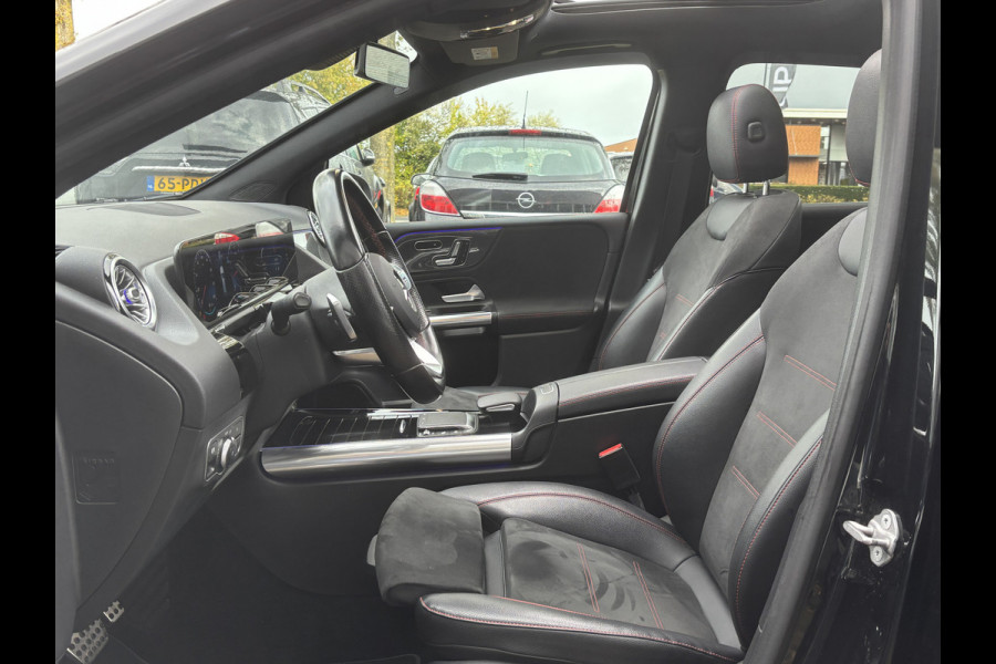 Mercedes-Benz B-Klasse 200 Business Solution AMG | Automaat | Pano | Sfeerverlichting | Elektrische Stoelen Mercedes-Benz B-Klasse 200 Business Solution AMG | Automaat | Pano | Sfeerverlichting | Elektrische Stoelen
