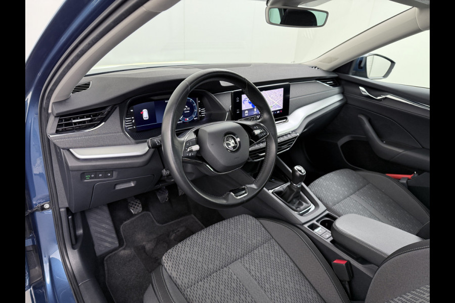 Škoda Octavia Combi 1.5TSI 150PK Panoramadak Trekhaak Adap.Cruise Navi Ecc Apple Carplay Android Auto First Edition Elek.Achterklep Virtual Cockpit Pdc Keyless Wifi 1e Eigenaar Origineel Nederlandse Auto Škoda Octavia Combi 1.5TSI 150PK Panoramadak Trekhaak Adap.Cruise Navi Ecc Apple Carplay Android Auto First Edition Elek.Achterklep Virtual Cockpit Pdc Keyless Wifi 1e Eigenaar Origineel Nederlandse Auto