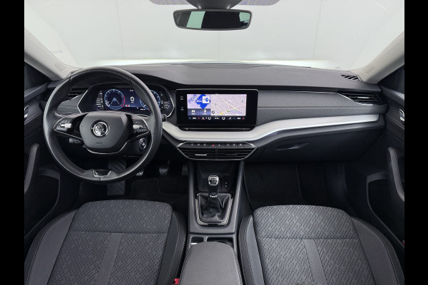 Škoda Octavia Combi 1.5TSI 150PK Panoramadak Trekhaak Adap.Cruise Navi Ecc Apple Carplay Android Auto First Edition Elek.Achterklep Virtual Cockpit Pdc Keyless Wifi 1e Eigenaar Origineel Nederlandse Auto Škoda Octavia Combi 1.5TSI 150PK Panoramadak Trekhaak Adap.Cruise Navi Ecc Apple Carplay Android Auto First Edition Elek.Achterklep Virtual Cockpit Pdc Keyless Wifi 1e Eigenaar Origineel Nederlandse Auto