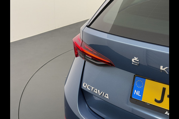Škoda Octavia Combi 1.5TSI 150PK Panoramadak Trekhaak Adap.Cruise Navi Ecc Apple Carplay Android Auto First Edition Elek.Achterklep Virtual Cockpit Pdc Keyless Wifi 1e Eigenaar Origineel Nederlandse Auto Škoda Octavia Combi 1.5TSI 150PK Panoramadak Trekhaak Adap.Cruise Navi Ecc Apple Carplay Android Auto First Edition Elek.Achterklep Virtual Cockpit Pdc Keyless Wifi 1e Eigenaar Origineel Nederlandse Auto