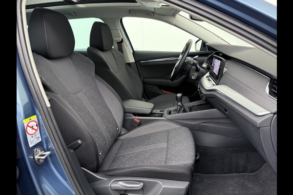 Škoda Octavia Combi 1.5TSI 150PK Panoramadak Trekhaak Adap.Cruise Navi Ecc Apple Carplay Android Auto First Edition Elek.Achterklep Virtual Cockpit Pdc Keyless Wifi 1e Eigenaar Origineel Nederlandse Auto Škoda Octavia Combi 1.5TSI 150PK Panoramadak Trekhaak Adap.Cruise Navi Ecc Apple Carplay Android Auto First Edition Elek.Achterklep Virtual Cockpit Pdc Keyless Wifi 1e Eigenaar Origineel Nederlandse Auto