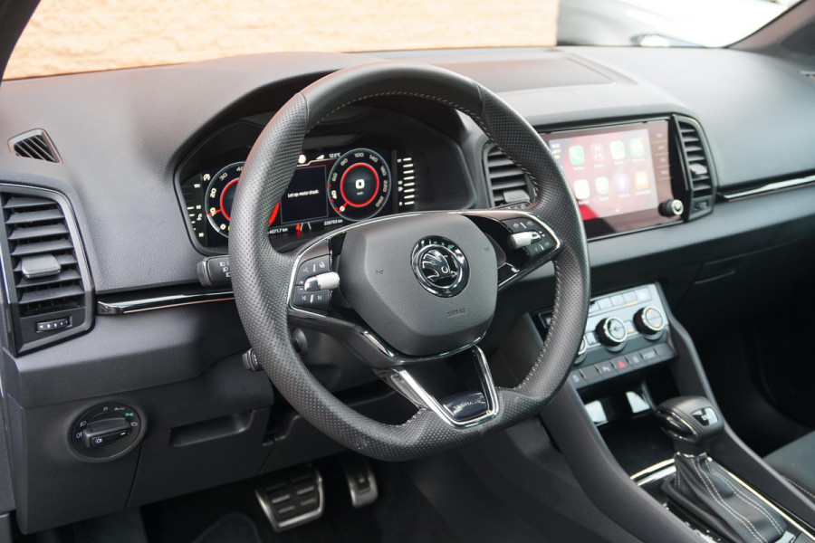 Škoda Karoq 1.5 TSI ACT Sportline Business *EERSTE EIGENAAR* + KEYLESS / CAMERA / CANTON AUDIO / TREKHAAK Škoda Karoq 1.5 TSI ACT Sportline Business *EERSTE EIGENAAR* + KEYLESS / CAMERA / CANTON AUDIO / TREKHAAK