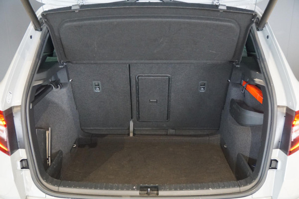 Škoda Karoq 1.5 TSI ACT Sportline Business *EERSTE EIGENAAR* + KEYLESS / CAMERA / CANTON AUDIO / TREKHAAK Škoda Karoq 1.5 TSI ACT Sportline Business *EERSTE EIGENAAR* + KEYLESS / CAMERA / CANTON AUDIO / TREKHAAK