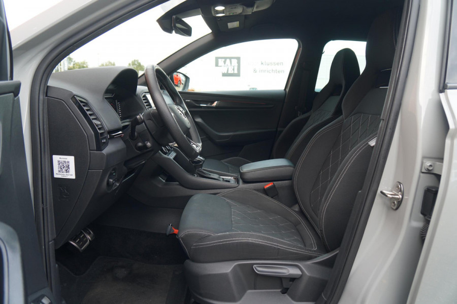 Škoda Karoq 1.5 TSI ACT Sportline Business *EERSTE EIGENAAR* + KEYLESS / CAMERA / CANTON AUDIO / TREKHAAK Škoda Karoq 1.5 TSI ACT Sportline Business *EERSTE EIGENAAR* + KEYLESS / CAMERA / CANTON AUDIO / TREKHAAK