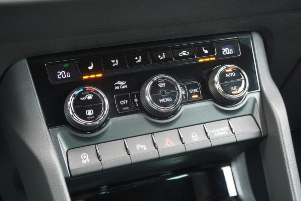 Škoda Karoq 1.5 TSI ACT Sportline Business *EERSTE EIGENAAR* + KEYLESS / CAMERA / CANTON AUDIO / TREKHAAK Škoda Karoq 1.5 TSI ACT Sportline Business *EERSTE EIGENAAR* + KEYLESS / CAMERA / CANTON AUDIO / TREKHAAK