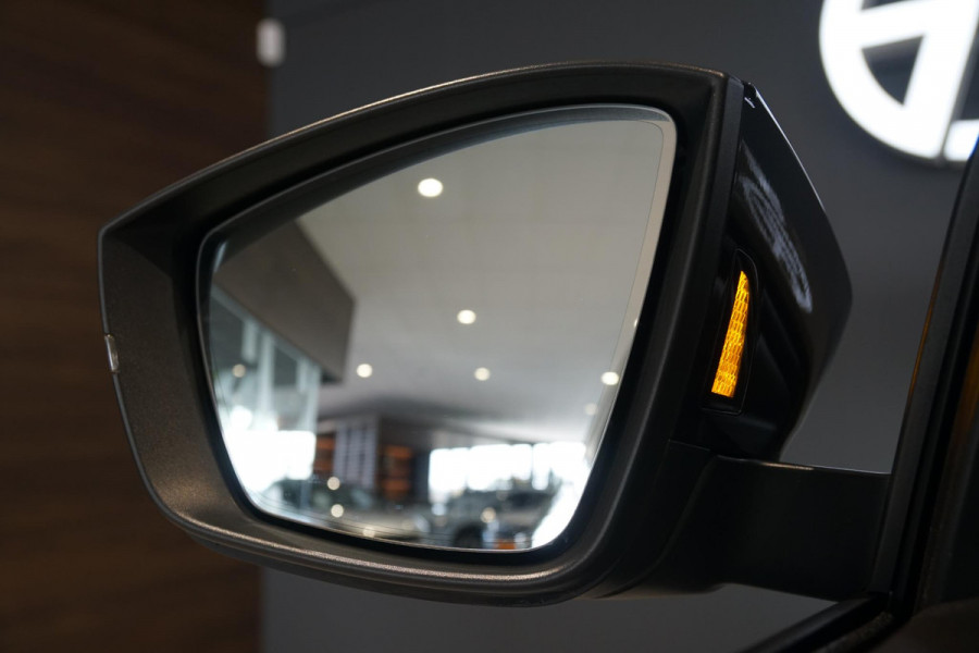 Škoda Karoq 1.5 TSI ACT Sportline Business *EERSTE EIGENAAR* + KEYLESS / CAMERA / CANTON AUDIO / TREKHAAK Škoda Karoq 1.5 TSI ACT Sportline Business *EERSTE EIGENAAR* + KEYLESS / CAMERA / CANTON AUDIO / TREKHAAK