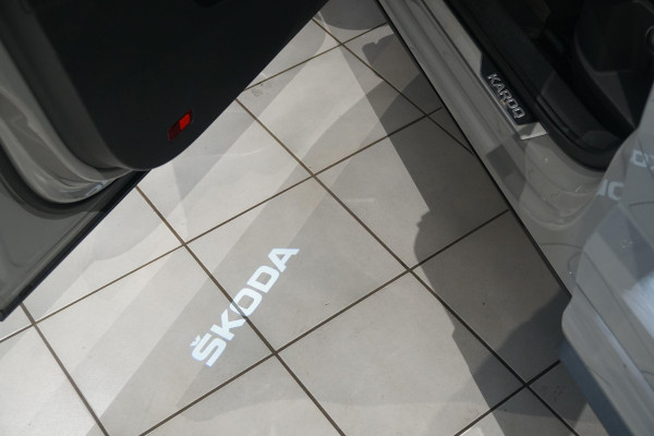 Škoda Karoq 1.5 TSI ACT Sportline Business *EERSTE EIGENAAR* + KEYLESS / CAMERA / CANTON AUDIO / TREKHAAK Škoda Karoq 1.5 TSI ACT Sportline Business *EERSTE EIGENAAR* + KEYLESS / CAMERA / CANTON AUDIO / TREKHAAK