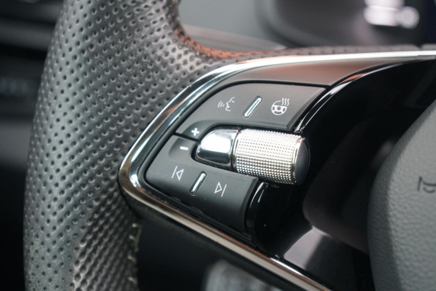 Škoda Karoq 1.5 TSI ACT Sportline Business *EERSTE EIGENAAR* + KEYLESS / CAMERA / CANTON AUDIO / TREKHAAK Škoda Karoq 1.5 TSI ACT Sportline Business *EERSTE EIGENAAR* + KEYLESS / CAMERA / CANTON AUDIO / TREKHAAK