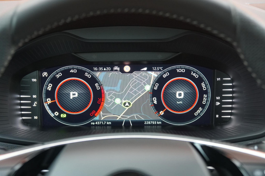 Škoda Karoq 1.5 TSI ACT Sportline Business *EERSTE EIGENAAR* + KEYLESS / CAMERA / CANTON AUDIO / TREKHAAK Škoda Karoq 1.5 TSI ACT Sportline Business *EERSTE EIGENAAR* + KEYLESS / CAMERA / CANTON AUDIO / TREKHAAK