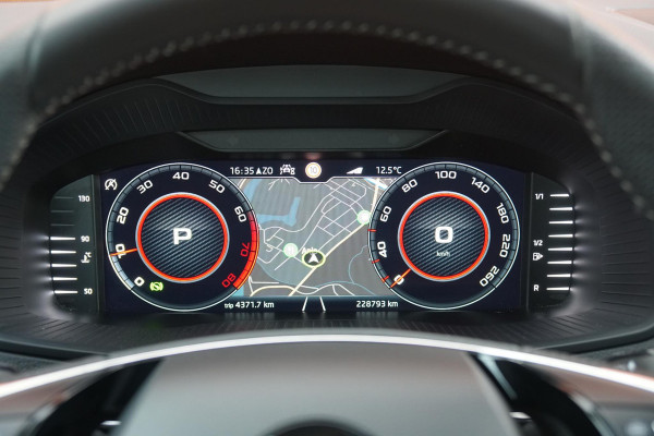 Škoda Karoq 1.5 TSI ACT Sportline Business *EERSTE EIGENAAR* + KEYLESS / CAMERA / CANTON AUDIO / TREKHAAK Škoda Karoq 1.5 TSI ACT Sportline Business *EERSTE EIGENAAR* + KEYLESS / CAMERA / CANTON AUDIO / TREKHAAK