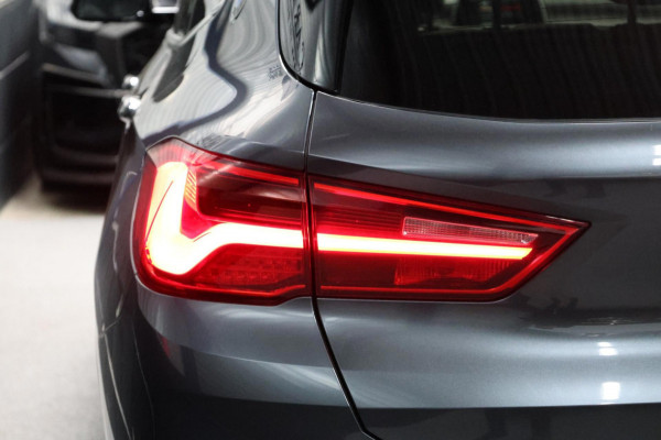 BMW X2 SDrive20i M Sport LED/SFEER/PANO/LEER+S.VERWARMING/KEYLESS/CAM/CRUISE/ECC/12 MND GARANTIE!