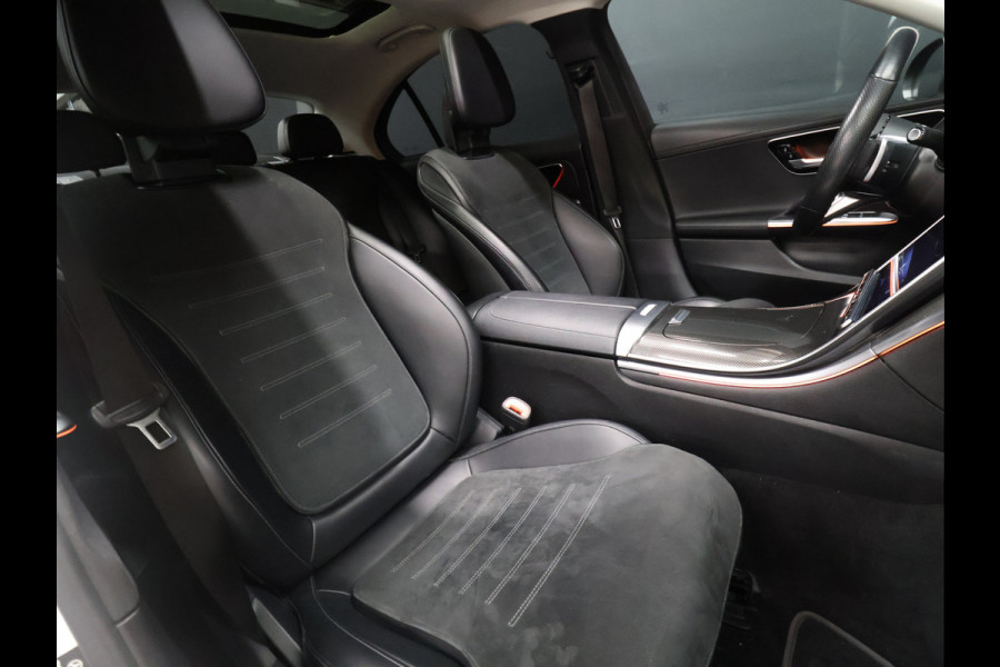 Mercedes-Benz C-Klasse 200 4MATIC AMG Line [SCHUIFKANTELDAK, ADAPTIVE CRUISE CONTROL, BURMESTER, ELEKTRISCHE STOELEN, 360 CAMERA, SFEERLICHT, CARBON, URBAN GUARD+,  NIEUWSTAAT]