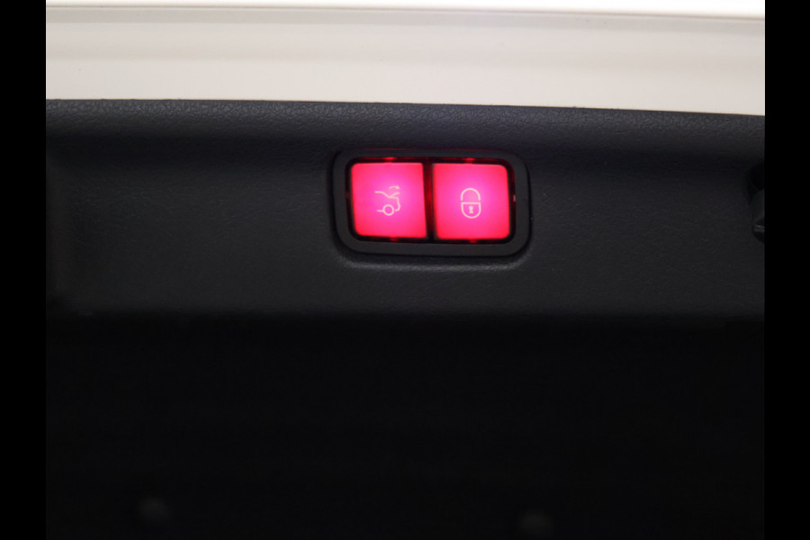 Mercedes-Benz C-Klasse 200 4MATIC AMG Line [SCHUIFKANTELDAK, ADAPTIVE CRUISE CONTROL, BURMESTER, ELEKTRISCHE STOELEN, 360 CAMERA, SFEERLICHT, CARBON, URBAN GUARD+,  NIEUWSTAAT]