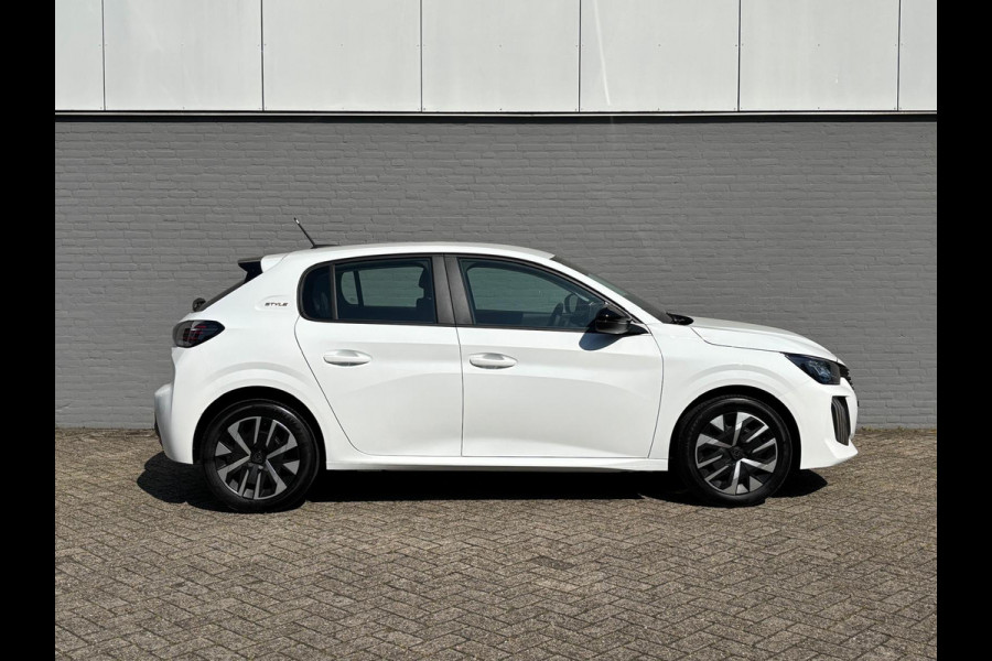 Peugeot 208 1.2 PureTech 75 Style | Navi | Apple Carplay | Parkeerhulp | A/C | Direct leverbaar