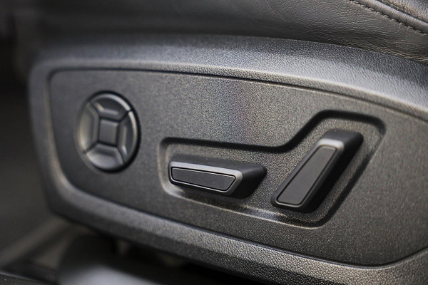 Audi A6 Avant 45 TFSI Quattro S6 Look / NAP / Navi / Cruise Control / Lane Assist / Camera / Memory / Elek Stoelen / Led / 20 Inc