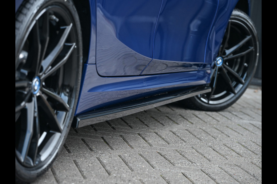 BMW 3-serie 330e | M-SPORT | SPORT SEATS | FULL STYLING | AMBIANCE INTERIEUR | ACTIVE CRUISE | DAB+ | HIFI SOUND | SHADOW-LINE | TREKHAAK | BMW 3-serie 330e | M-SPORT | SPORT SEATS | FULL STYLING | AMBIANCE INTERIEUR | ACTIVE CRUISE | DAB+ | HIFI SOUND | SHADOW-LINE | TREKHAAK |