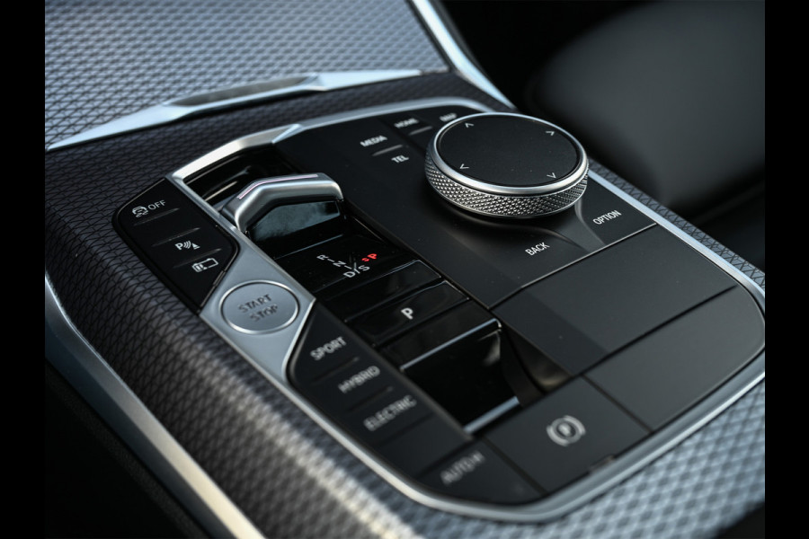 BMW 3-serie 330e | M-SPORT | SPORT SEATS | FULL STYLING | AMBIANCE INTERIEUR | ACTIVE CRUISE | DAB+ | HIFI SOUND | SHADOW-LINE | TREKHAAK | BMW 3-serie 330e | M-SPORT | SPORT SEATS | FULL STYLING | AMBIANCE INTERIEUR | ACTIVE CRUISE | DAB+ | HIFI SOUND | SHADOW-LINE | TREKHAAK |