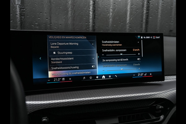 BMW 3 Serie Touring 330e | M-SPORT | GROTE ACCU | 19,5 kWh | CAMERA | SHADOW-LINE | FACELIFT | FULL-LED | STUUR- EN STOELVERWARMING | LED | BMW 3 Serie Touring 330e | M-SPORT | GROTE ACCU | 19,5 kWh | CAMERA | SHADOW-LINE | FACELIFT | FULL-LED | STUUR- EN STOELVERWARMING | LED |