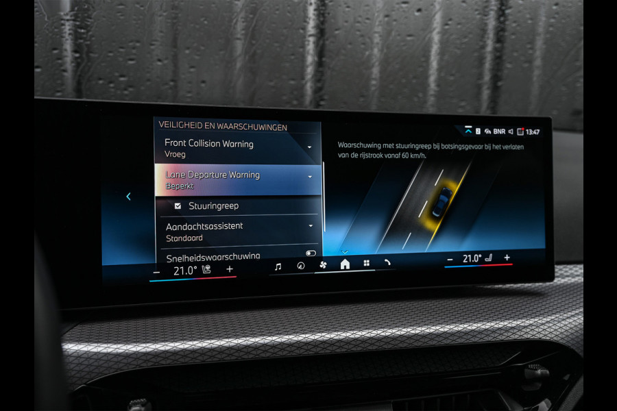 BMW 3 Serie Touring 330e | M-SPORT | GROTE ACCU | 19,5 kWh | CAMERA | SHADOW-LINE | FACELIFT | FULL-LED | STUUR- EN STOELVERWARMING | LED | BMW 3 Serie Touring 330e | M-SPORT | GROTE ACCU | 19,5 kWh | CAMERA | SHADOW-LINE | FACELIFT | FULL-LED | STUUR- EN STOELVERWARMING | LED |