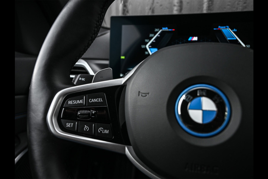 BMW 3 Serie Touring 330e | M-SPORT | GROTE ACCU | 19,5 kWh | CAMERA | SHADOW-LINE | FACELIFT | FULL-LED | STUUR- EN STOELVERWARMING | LED | BMW 3 Serie Touring 330e | M-SPORT | GROTE ACCU | 19,5 kWh | CAMERA | SHADOW-LINE | FACELIFT | FULL-LED | STUUR- EN STOELVERWARMING | LED |