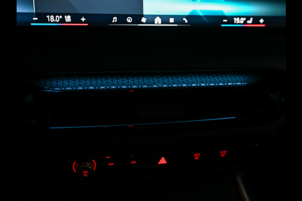 BMW 3 Serie Touring 330e | M-SPORT | GROTE ACCU | 19,5 kWh | CAMERA | SHADOW-LINE | FACELIFT | FULL-LED | STUUR- EN STOELVERWARMING | LED | BMW 3 Serie Touring 330e | M-SPORT | GROTE ACCU | 19,5 kWh | CAMERA | SHADOW-LINE | FACELIFT | FULL-LED | STUUR- EN STOELVERWARMING | LED |