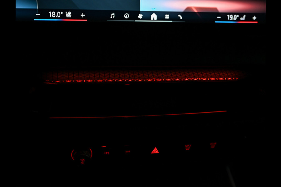 BMW 3 Serie Touring 330e | M-SPORT | GROTE ACCU | 19,5 kWh | CAMERA | SHADOW-LINE | FACELIFT | FULL-LED | STUUR- EN STOELVERWARMING | LED | BMW 3 Serie Touring 330e | M-SPORT | GROTE ACCU | 19,5 kWh | CAMERA | SHADOW-LINE | FACELIFT | FULL-LED | STUUR- EN STOELVERWARMING | LED |