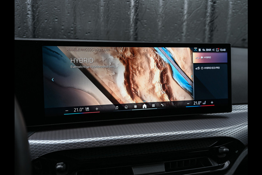 BMW 3 Serie Touring 330e | M-SPORT | GROTE ACCU | 19,5 kWh | CAMERA | SHADOW-LINE | FACELIFT | FULL-LED | STUUR- EN STOELVERWARMING | LED | BMW 3 Serie Touring 330e | M-SPORT | GROTE ACCU | 19,5 kWh | CAMERA | SHADOW-LINE | FACELIFT | FULL-LED | STUUR- EN STOELVERWARMING | LED |