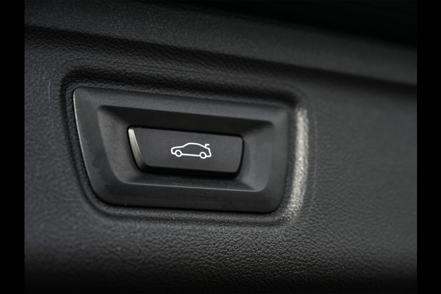 BMW 3 Serie Touring 330e | M-SPORT | GROTE ACCU | 19,5 kWh | CAMERA | SHADOW-LINE | FACELIFT | FULL-LED | STUUR- EN STOELVERWARMING | LED | BMW 3 Serie Touring 330e | M-SPORT | GROTE ACCU | 19,5 kWh | CAMERA | SHADOW-LINE | FACELIFT | FULL-LED | STUUR- EN STOELVERWARMING | LED |