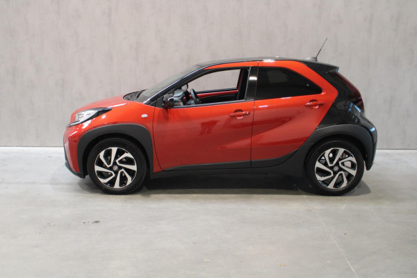 Toyota Aygo X 1.0 VVT-i S-CVT Pulse Camera|Navi|carplay Nieuwstaat Toyota Aygo X 1.0 VVT-i S-CVT Pulse Camera|Navi|carplay Nieuwstaat