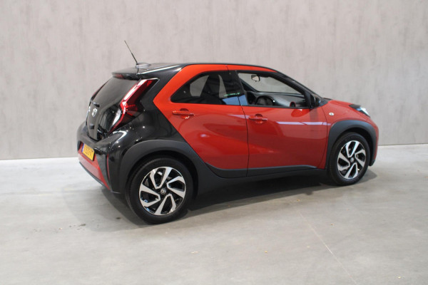 Toyota Aygo X 1.0 VVT-i S-CVT Pulse Camera|Navi|carplay Nieuwstaat Toyota Aygo X 1.0 VVT-i S-CVT Pulse Camera|Navi|carplay Nieuwstaat