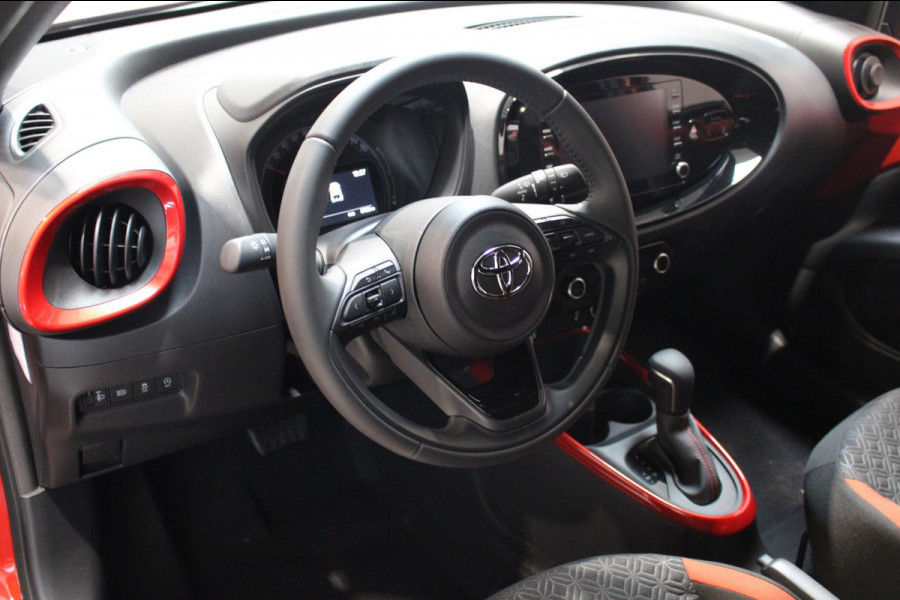 Toyota Aygo X 1.0 VVT-i S-CVT Pulse Camera|Navi|carplay Nieuwstaat Toyota Aygo X 1.0 VVT-i S-CVT Pulse Camera|Navi|carplay Nieuwstaat