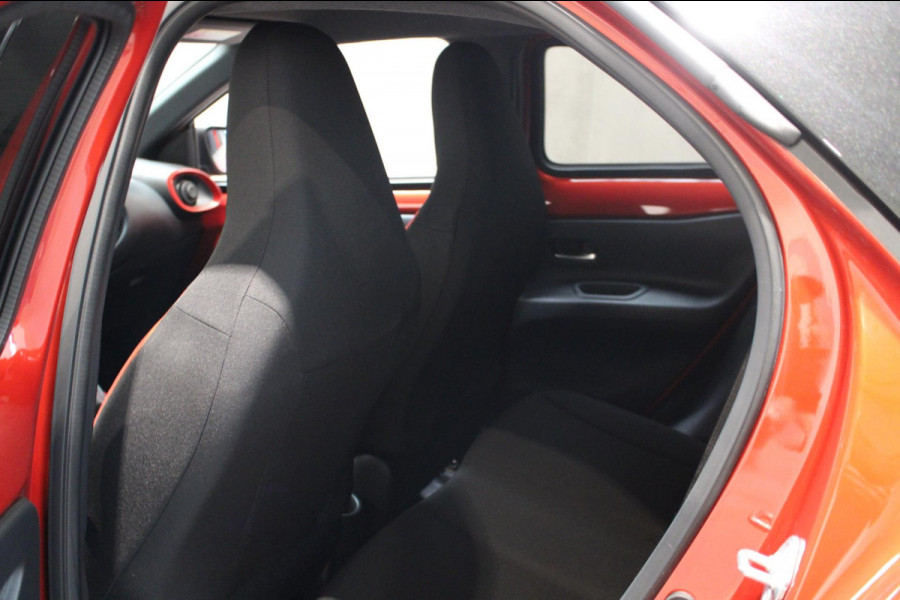 Toyota Aygo X 1.0 VVT-i S-CVT Pulse Camera|Navi|carplay Nieuwstaat Toyota Aygo X 1.0 VVT-i S-CVT Pulse Camera|Navi|carplay Nieuwstaat